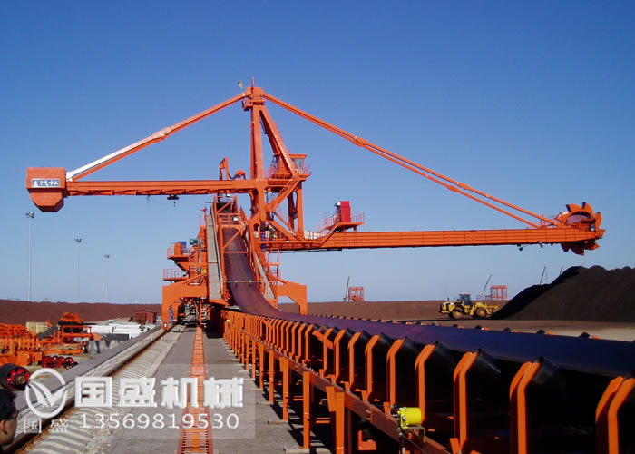 長(zhǎng)距離運(yùn)輸加長(zhǎng)皮帶機(jī) 長(zhǎng)距離運(yùn)輸加長(zhǎng)皮帶機(jī)